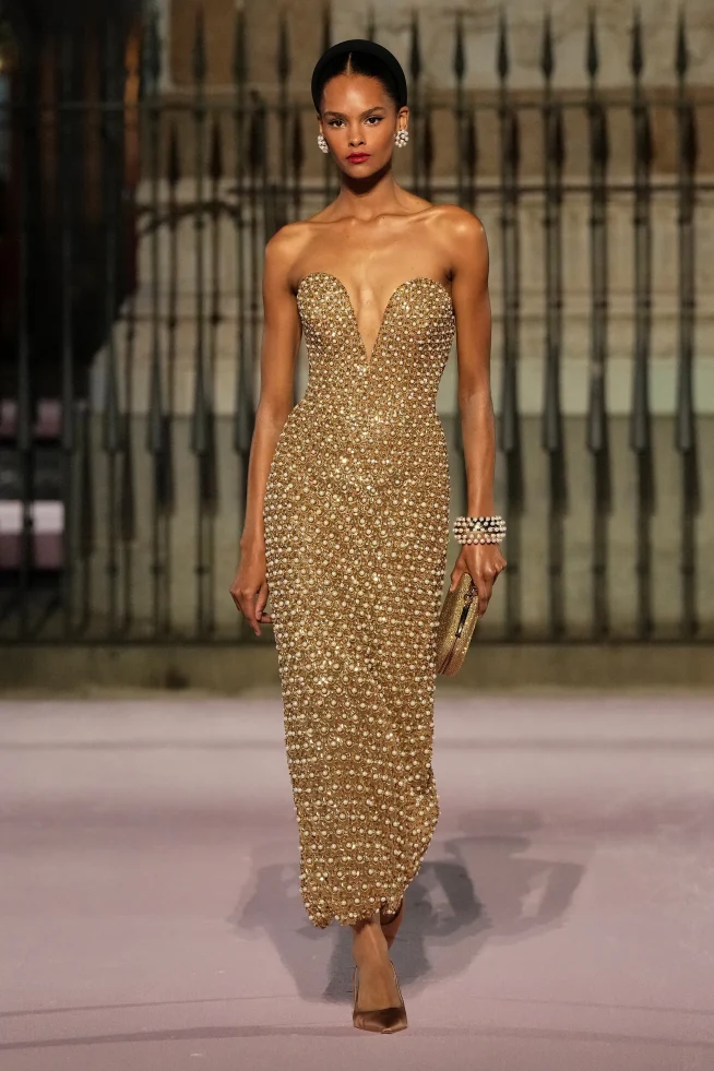 00075-carolina-herrera-spring-2026-ready-to-wear-credit-gorunway