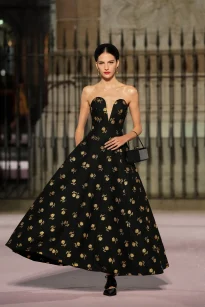 00077-carolina-herrera-spring-2026-ready-to-wear-credit-gorunway