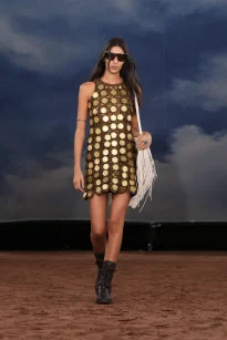 014_DT_BURBERRY_2026_SS26_FEBRUARY_SHOW_RUNWAY_LOOK_FRONT_14_RGB_CROPPED_2x3