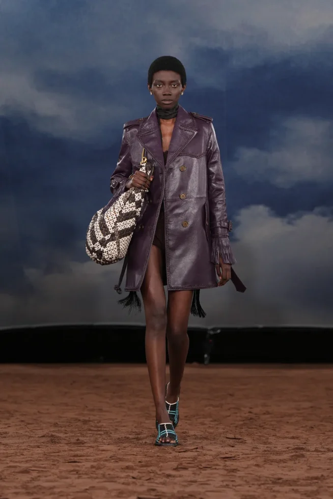 017_DT_BURBERRY_2026_SS26_FEBRUARY_SHOW_RUNWAY_LOOK_FRONT_17_RGB_CROPPED_2x3