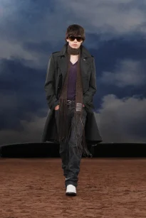 042_DT_BURBERRY_2026_SS26_FEBRUARY_SHOW_RUNWAY_LOOK_FRONT_42_RGB_CROPPED_2x3