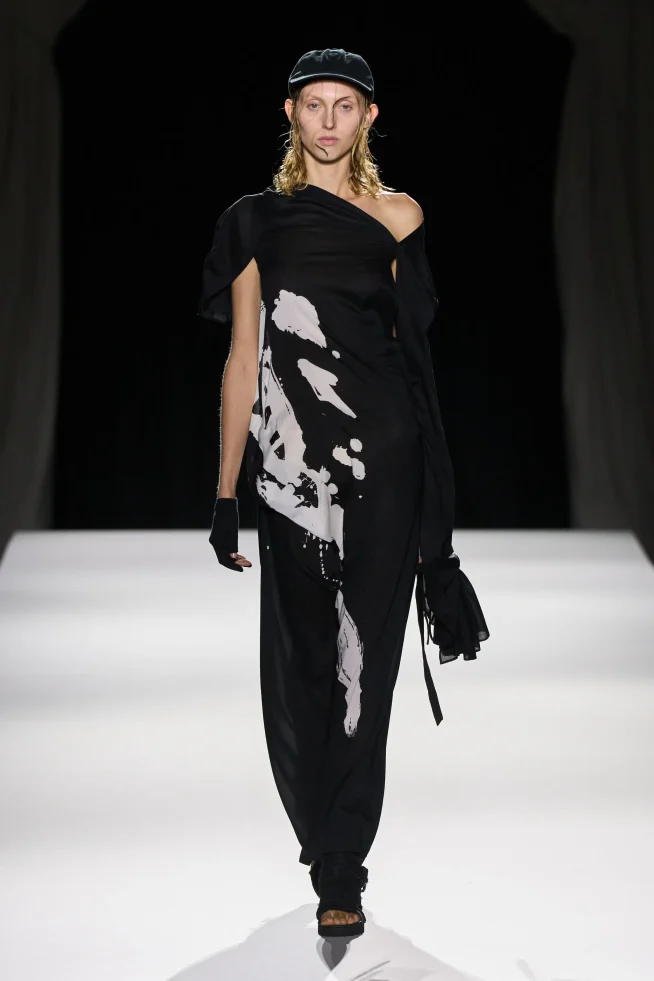 00001-yohji-yamamoto-spring-2026-ready-to-wear-credit-gorunway