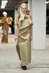 00002-junya-watanabe-spring-2026-ready-to-wear-credit-gorunway