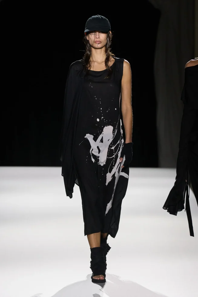 00002-yohji-yamamoto-spring-2026-ready-to-wear-credit-gorunway