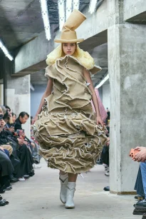 00003-comme-des-garcons-spring-2026-ready-to-wear-credit-gorunway