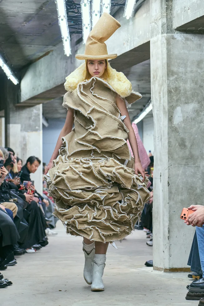 00003-comme-des-garcons-spring-2026-ready-to-wear-credit-gorunway