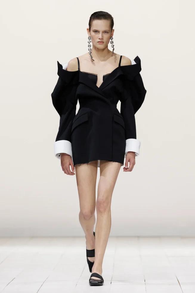 00003-givenchy-spring-2026-ready-to-wear-credit-brand