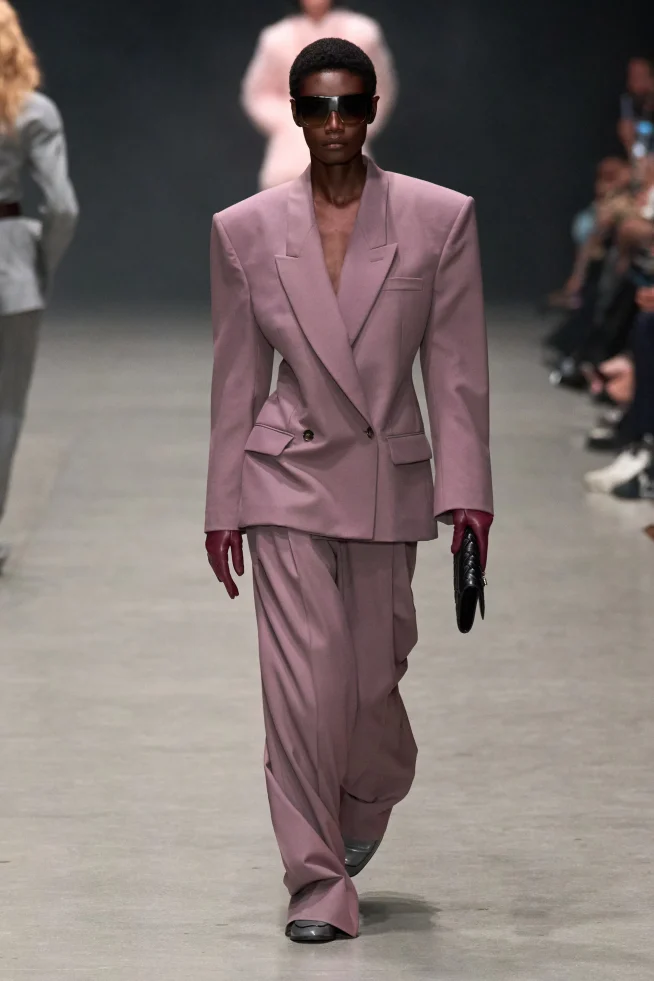 00003-stella-mccartney-spring-2026-ready-to-wear-credit-gorunway