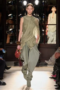 00004-balmain-spring-2026-ready-to-wear-credit-gorunway