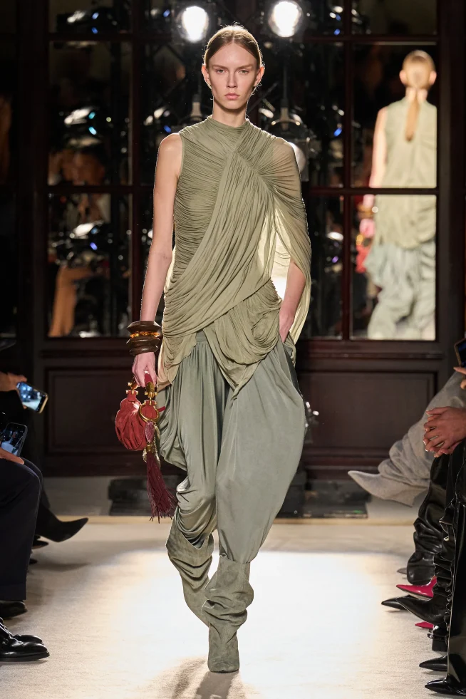00004-balmain-spring-2026-ready-to-wear-credit-gorunway
