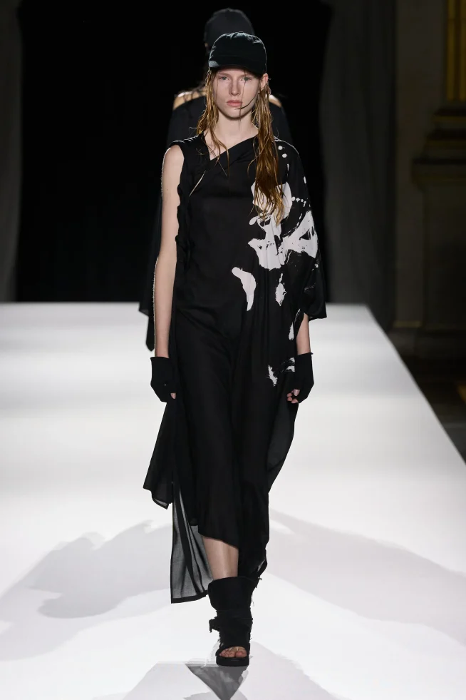 00004-yohji-yamamoto-spring-2026-ready-to-wear-credit-gorunway