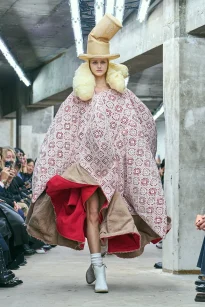 00005-comme-des-garcons-spring-2026-ready-to-wear-credit-gorunway
