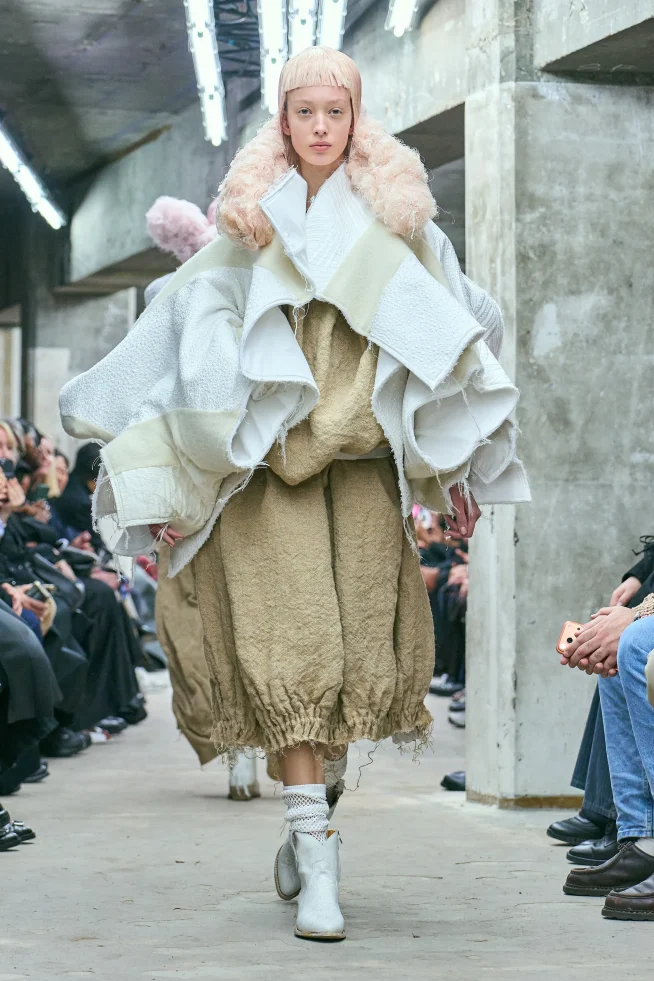 00007-comme-des-garcons-spring-2026-ready-to-wear-credit-gorunway