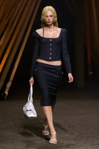 00007-mcqueen-spring-2026-ready-to-wear-credit-gorunway