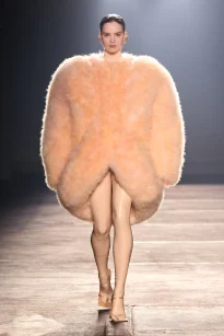 00007-mugler-spring-2026-ready-to-wear-credit-gorunway