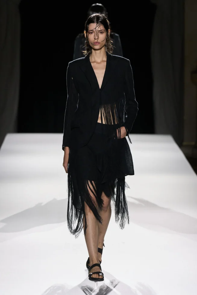 00007-yohji-yamamoto-spring-2026-ready-to-wear-credit-gorunway