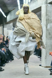 00008-comme-des-garcons-spring-2026-ready-to-wear-credit-gorunway