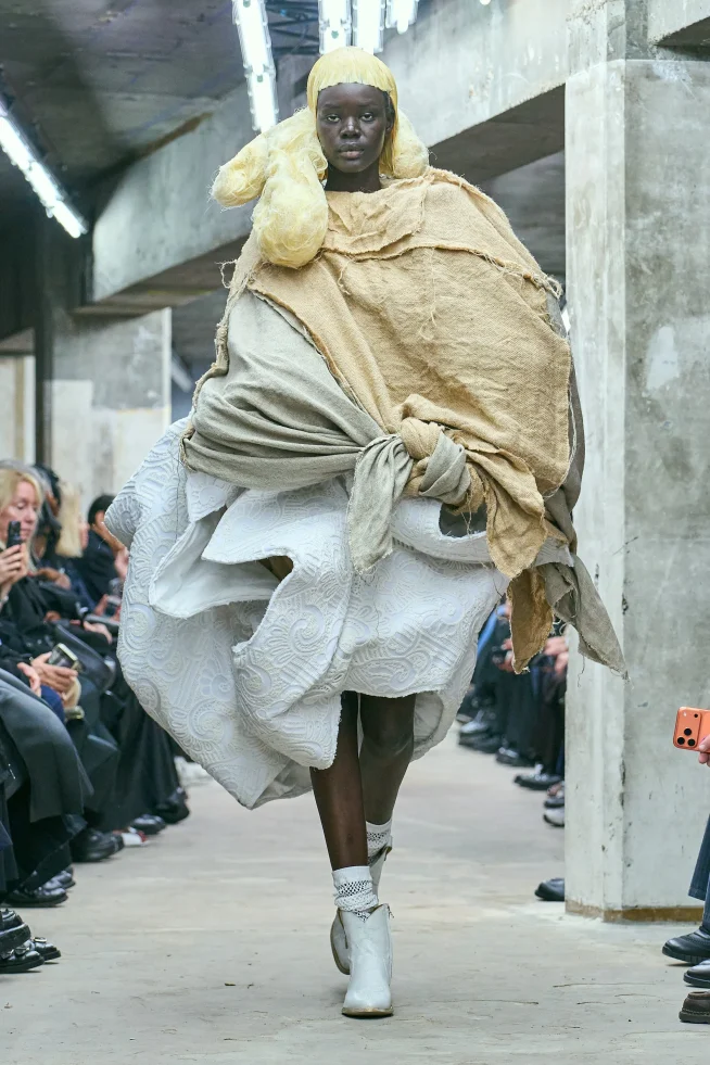 00008-comme-des-garcons-spring-2026-ready-to-wear-credit-gorunway