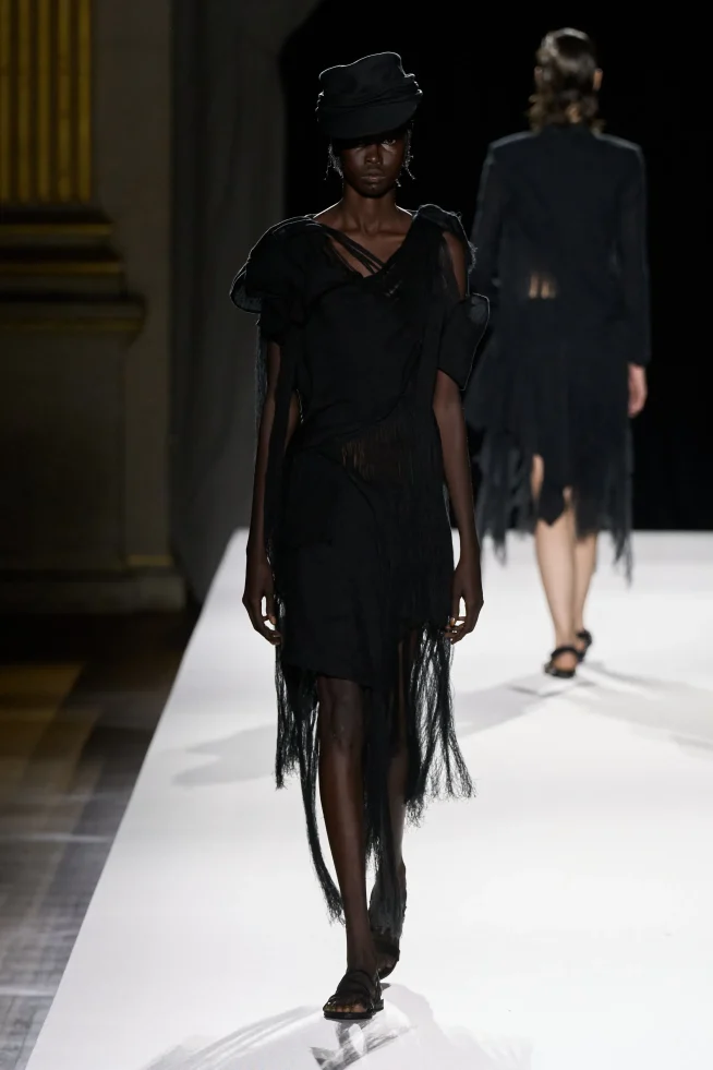 00008-yohji-yamamoto-spring-2026-ready-to-wear-credit-gorunway