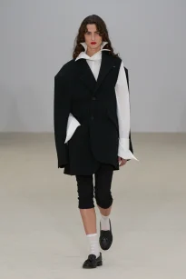 00009-issey-miyake-spring-2026-ready-to-wear-credit-gorunway