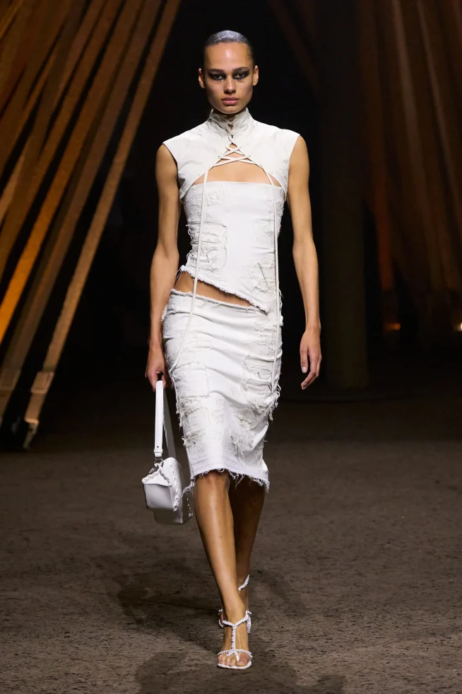 00009-mcqueen-spring-2026-ready-to-wear-credit-gorunway