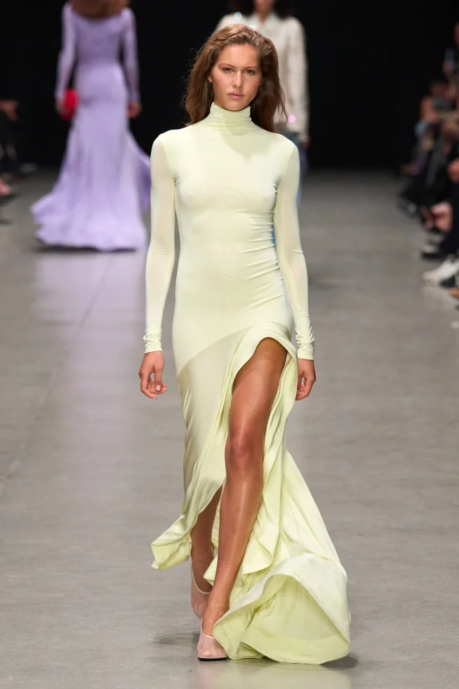 00009-stella-mccartney-spring-2026-ready-to-wear-credit-gorunway