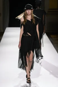 00009-yohji-yamamoto-spring-2026-ready-to-wear-credit-gorunway
