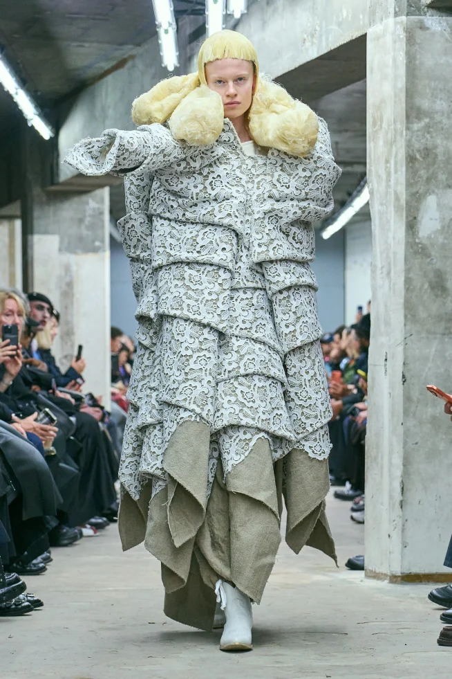 00010-comme-des-garcons-spring-2026-ready-to-wear-credit-gorunway