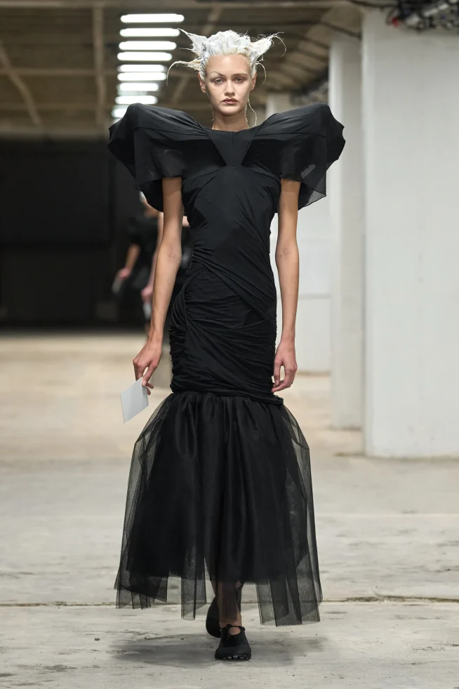 00010-junya-watanabe-spring-2026-ready-to-wear-credit-gorunway