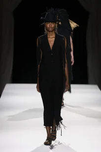 00010-yohji-yamamoto-spring-2026-ready-to-wear-credit-gorunway