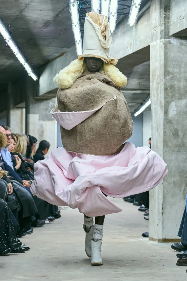 00011-comme-des-garcons-spring-2026-ready-to-wear-credit-gorunway