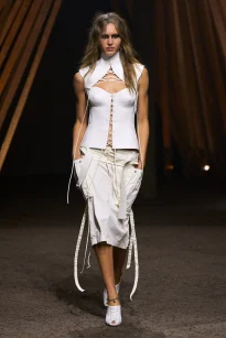 00011-mcqueen-spring-2026-ready-to-wear-credit-gorunway