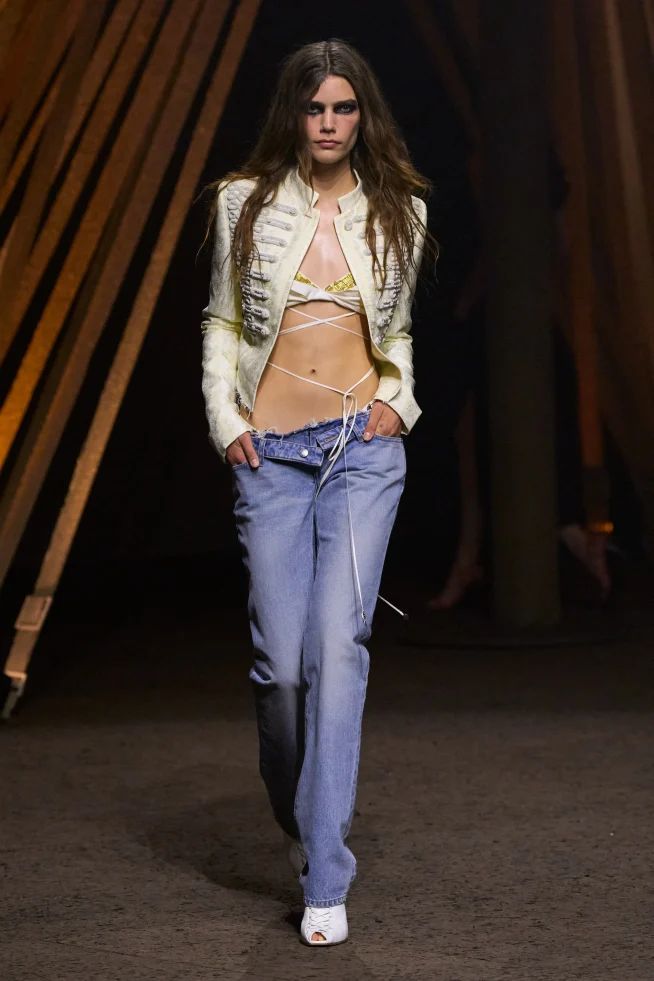 00012-mcqueen-spring-2026-ready-to-wear-credit-gorunway