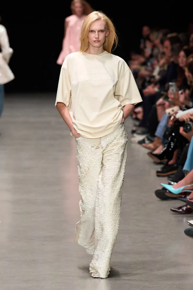 00012-stella-mccartney-spring-2026-ready-to-wear-credit-gorunway