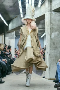 00013-comme-des-garcons-spring-2026-ready-to-wear-credit-gorunway