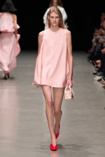 00013-stella-mccartney-spring-2026-ready-to-wear-credit-gorunway