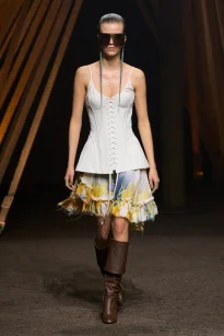 00014-mcqueen-spring-2026-ready-to-wear-credit-gorunway