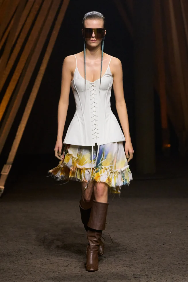 00014-mcqueen-spring-2026-ready-to-wear-credit-gorunway