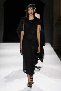 00014-yohji-yamamoto-spring-2026-ready-to-wear-credit-gorunway