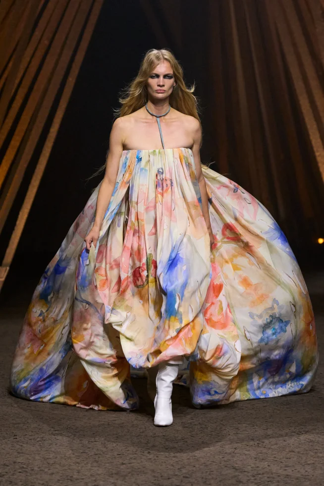 00015-mcqueen-spring-2026-ready-to-wear-credit-gorunway