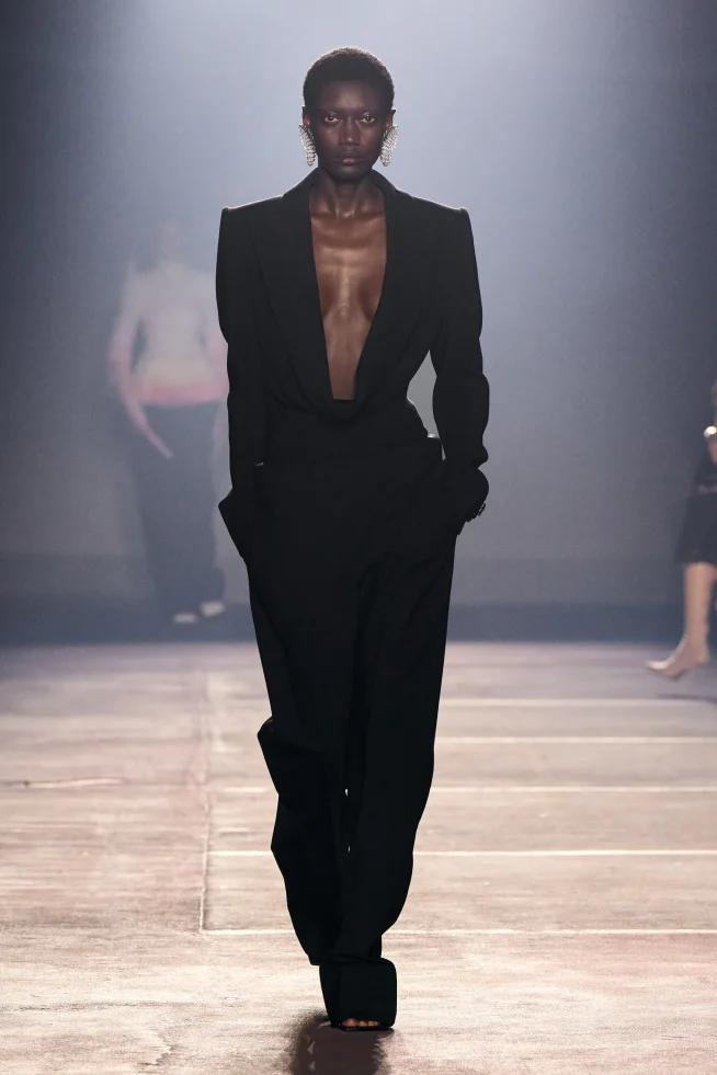 00015-mugler-spring-2026-ready-to-wear-credit-gorunway