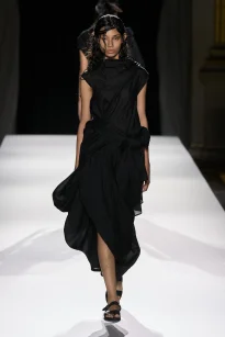 00015-yohji-yamamoto-spring-2026-ready-to-wear-credit-gorunway