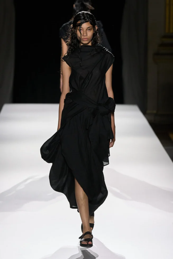 00015-yohji-yamamoto-spring-2026-ready-to-wear-credit-gorunway