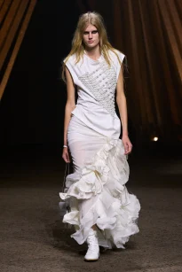 00016-mcqueen-spring-2026-ready-to-wear-credit-gorunway