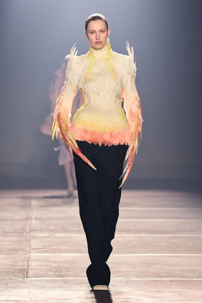 00016-mugler-spring-2026-ready-to-wear-credit-gorunway