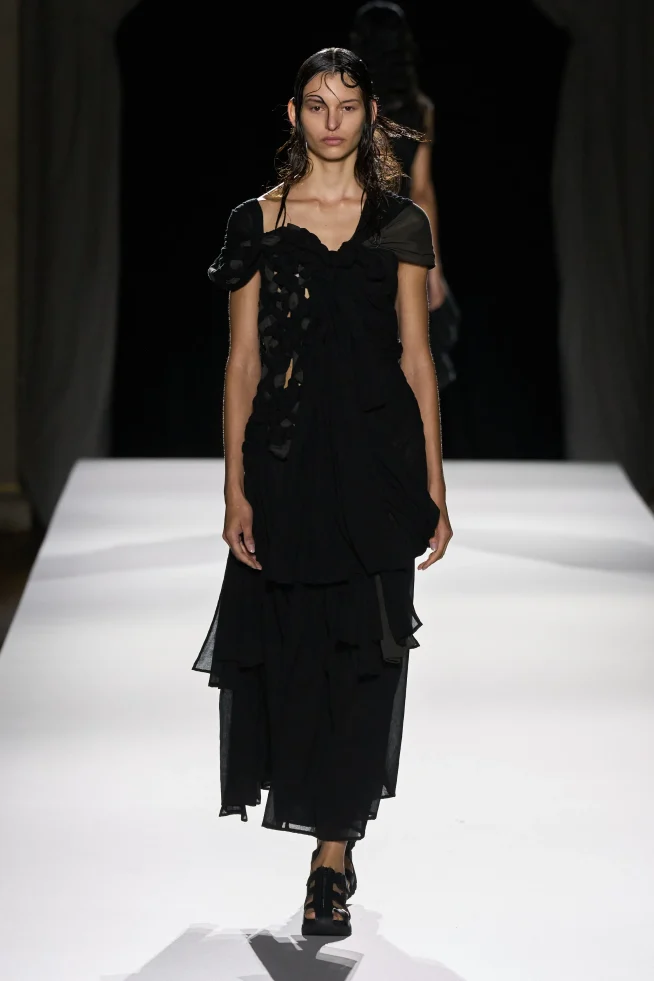 00016-yohji-yamamoto-spring-2026-ready-to-wear-credit-gorunway