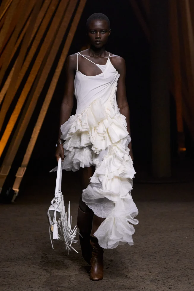 00017-mcqueen-spring-2026-ready-to-wear-credit-gorunway
