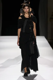 00017-yohji-yamamoto-spring-2026-ready-to-wear-credit-gorunway