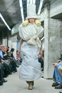 00018-comme-des-garcons-spring-2026-ready-to-wear-credit-gorunway