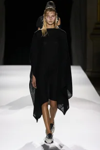 00018-yohji-yamamoto-spring-2026-ready-to-wear-credit-gorunway